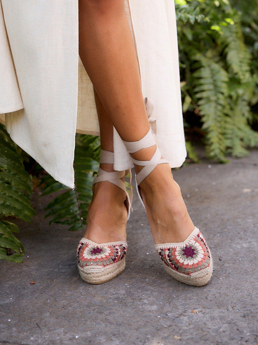 Romero Cuña Media Plataforma Rosetón Granate