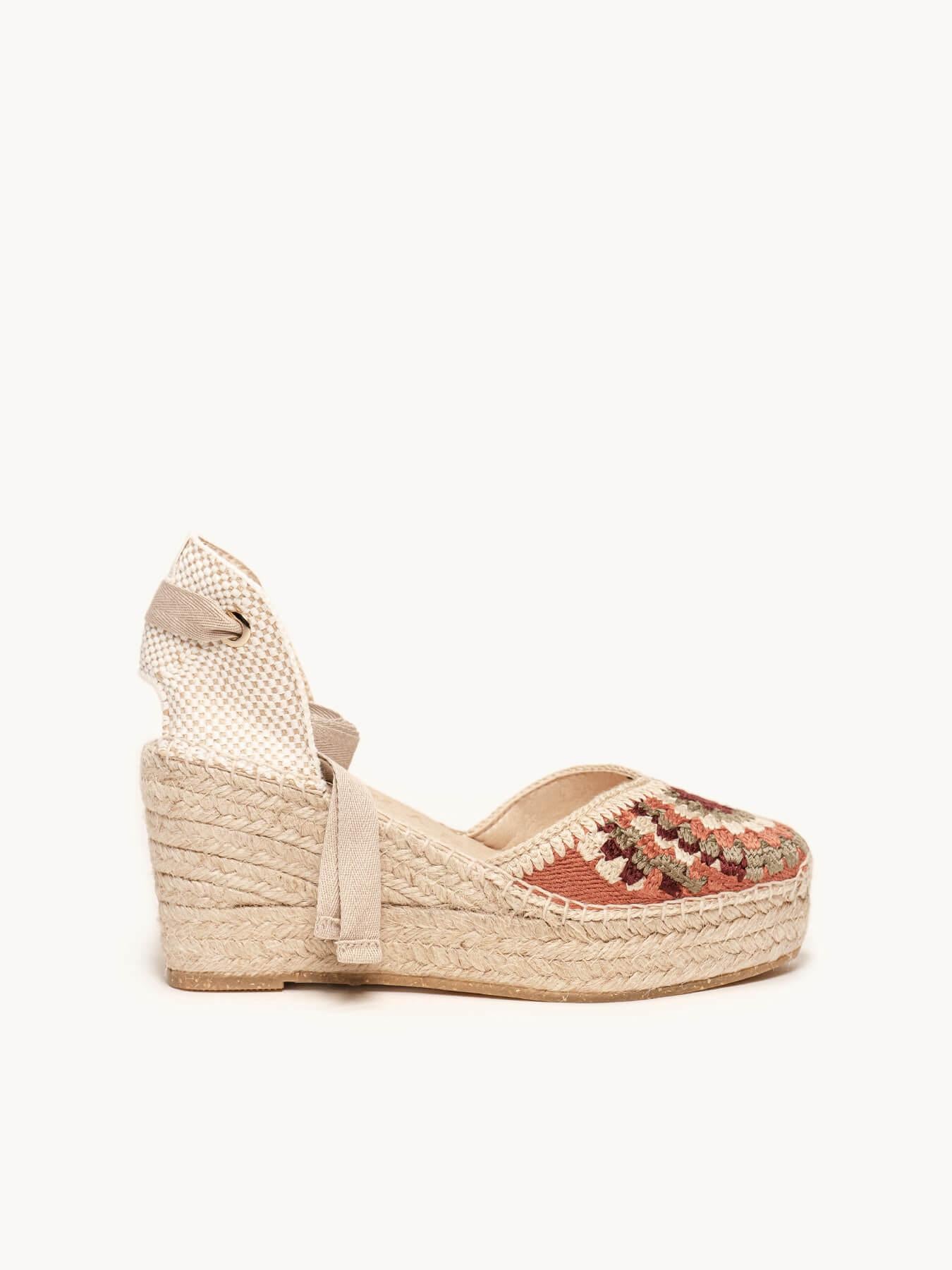 Romero Cuña Media Plataforma Rosetón Granate