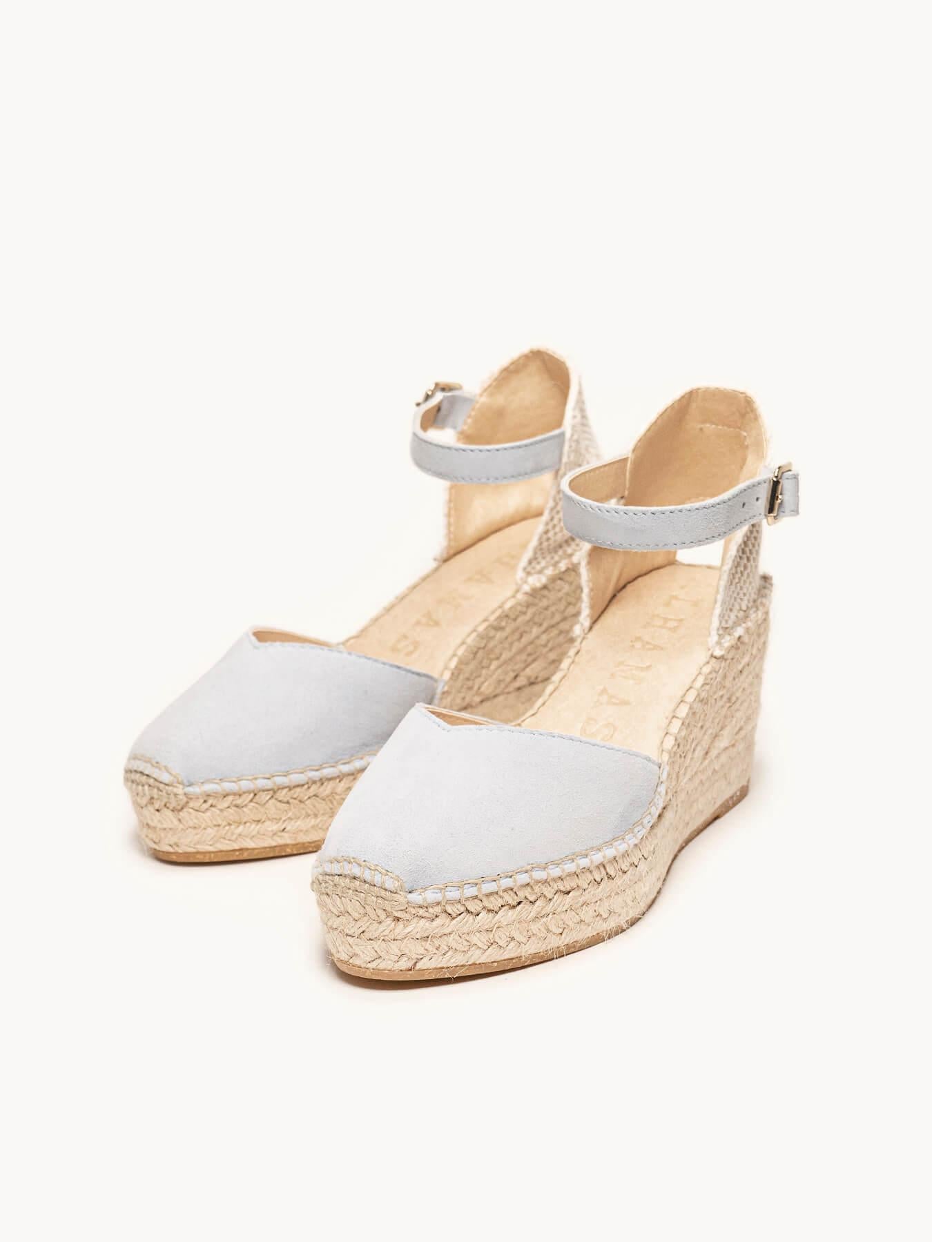 Jara Cuña Media Plataforma Ante Azul Claro