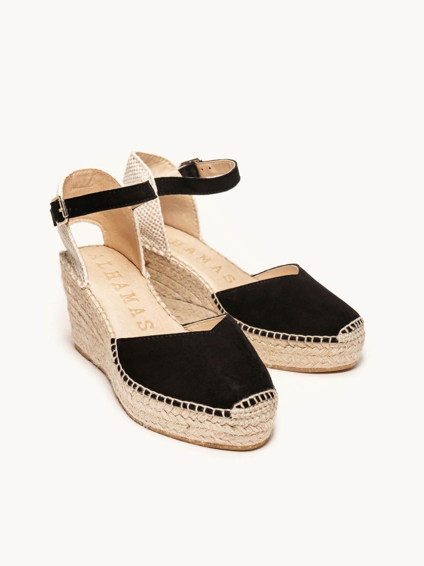 Jara Cuña Media Plataforma Ante Negro