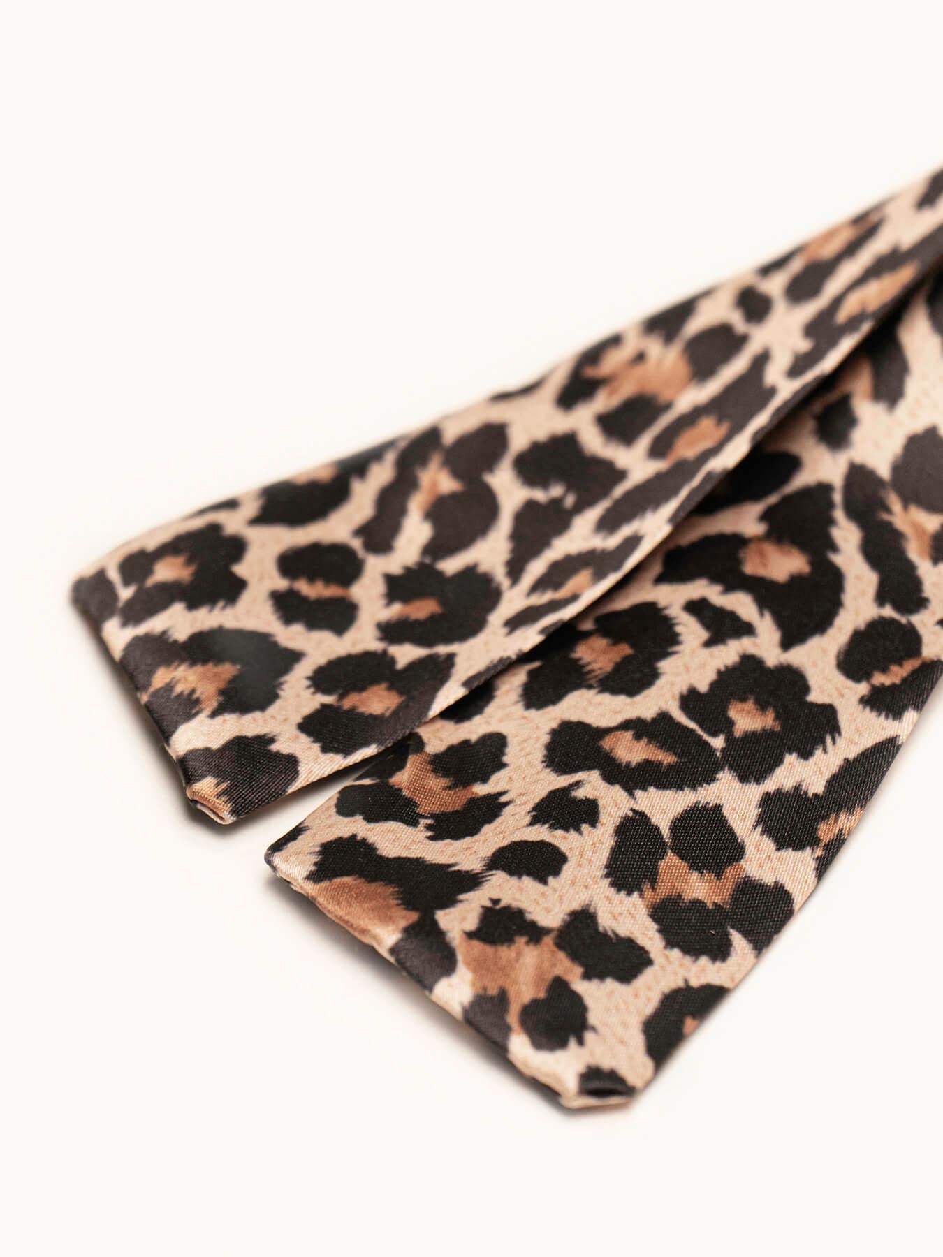 Pañuelo estampado de leopardo color arena
