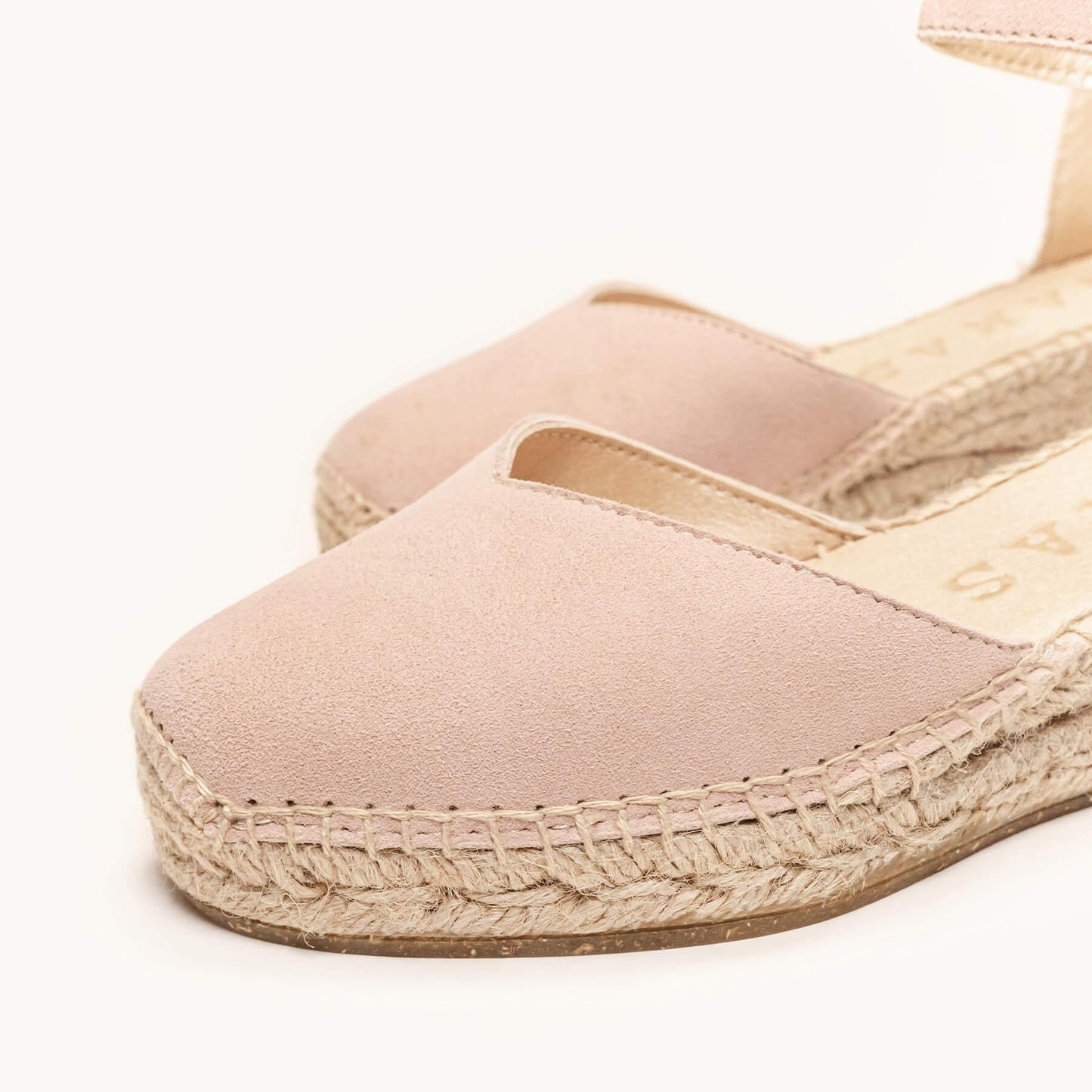 Jara Cuña Baja Ante Rosa Claro