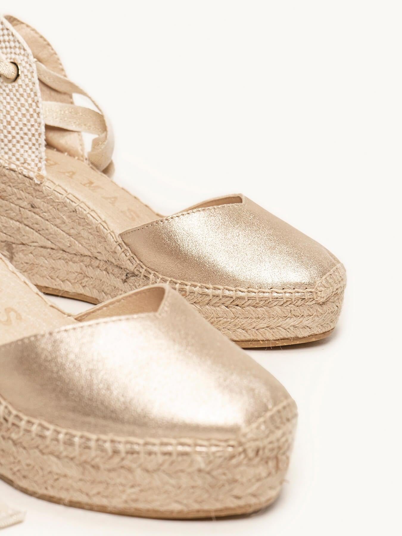 Romero Cuña Media Plataforma Ante Metal Oro