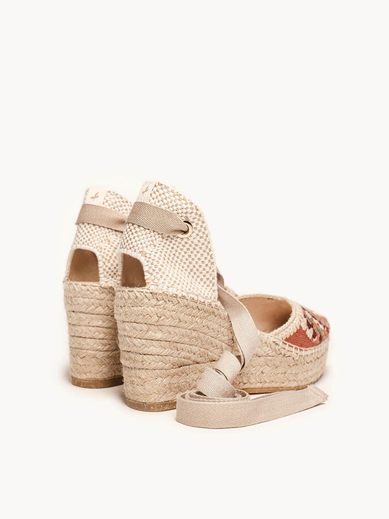 Romero Cuña Media Plataforma Rosetón Granate