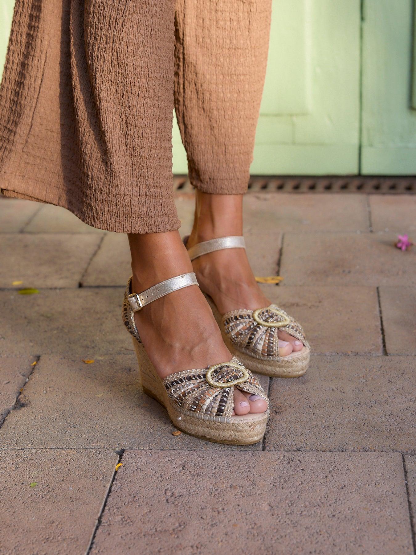 Amapola Cuña Media Plataforma Taloncillo Taupe