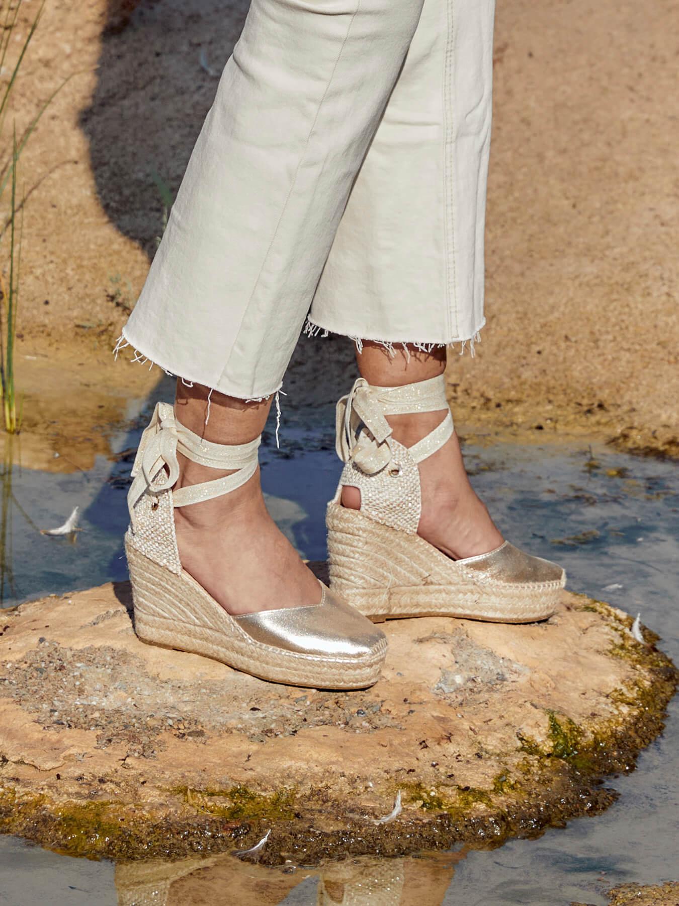 Romero Cuña Alta Ante Metal Oro